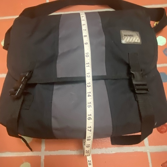 Old Navy Messenger Style Bag - Picture 6 of 9